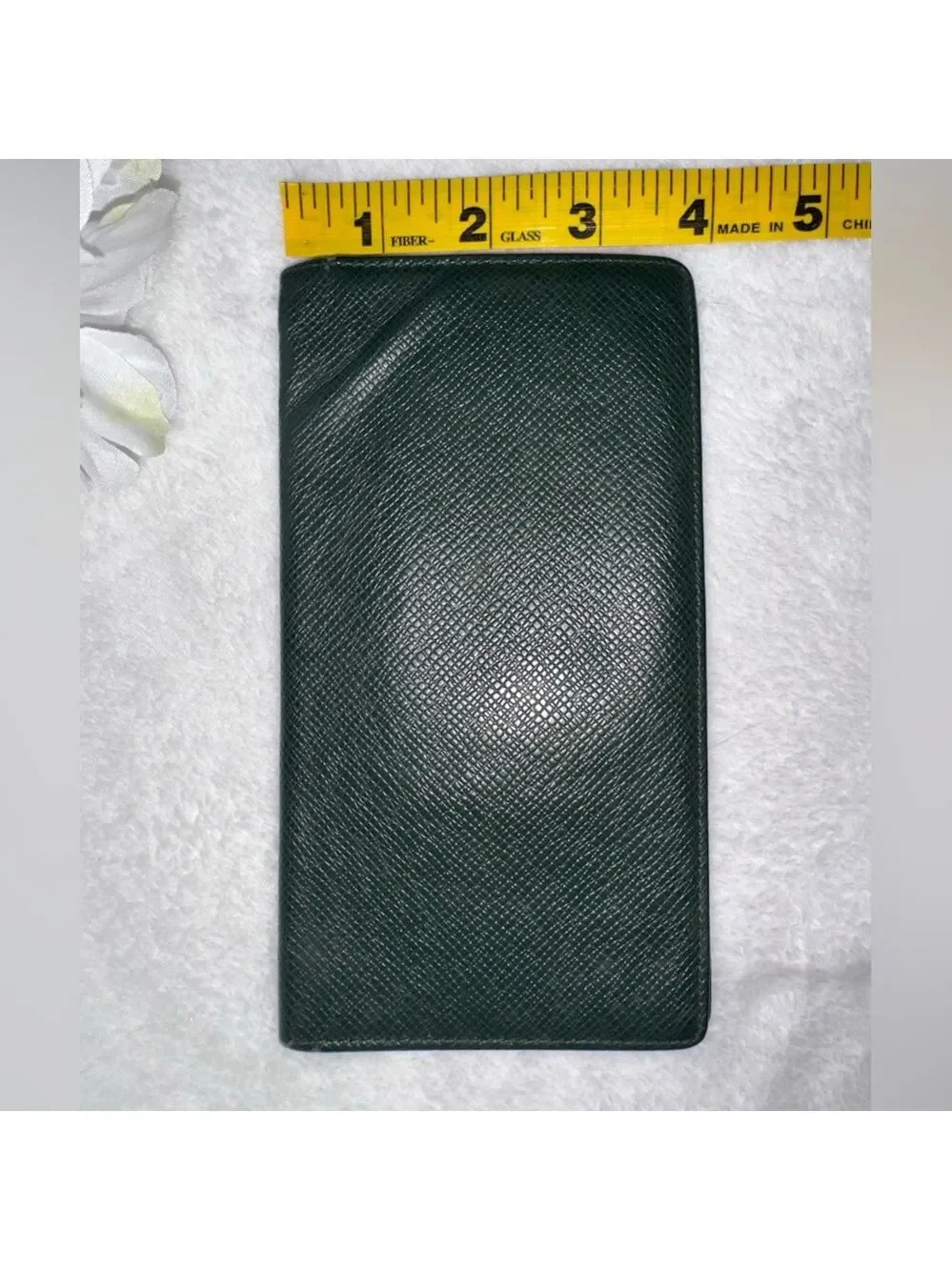 AUTHENTIC MEN'S LOUIS VUITTON BLACK GREEN TAIGA LEATHER PORTE CARTES LONG WALLET